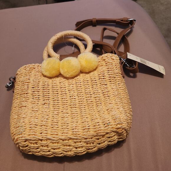 Collection Eighteen Yellow Straw Purse With Shoulder Straap - Picture 1 of 6